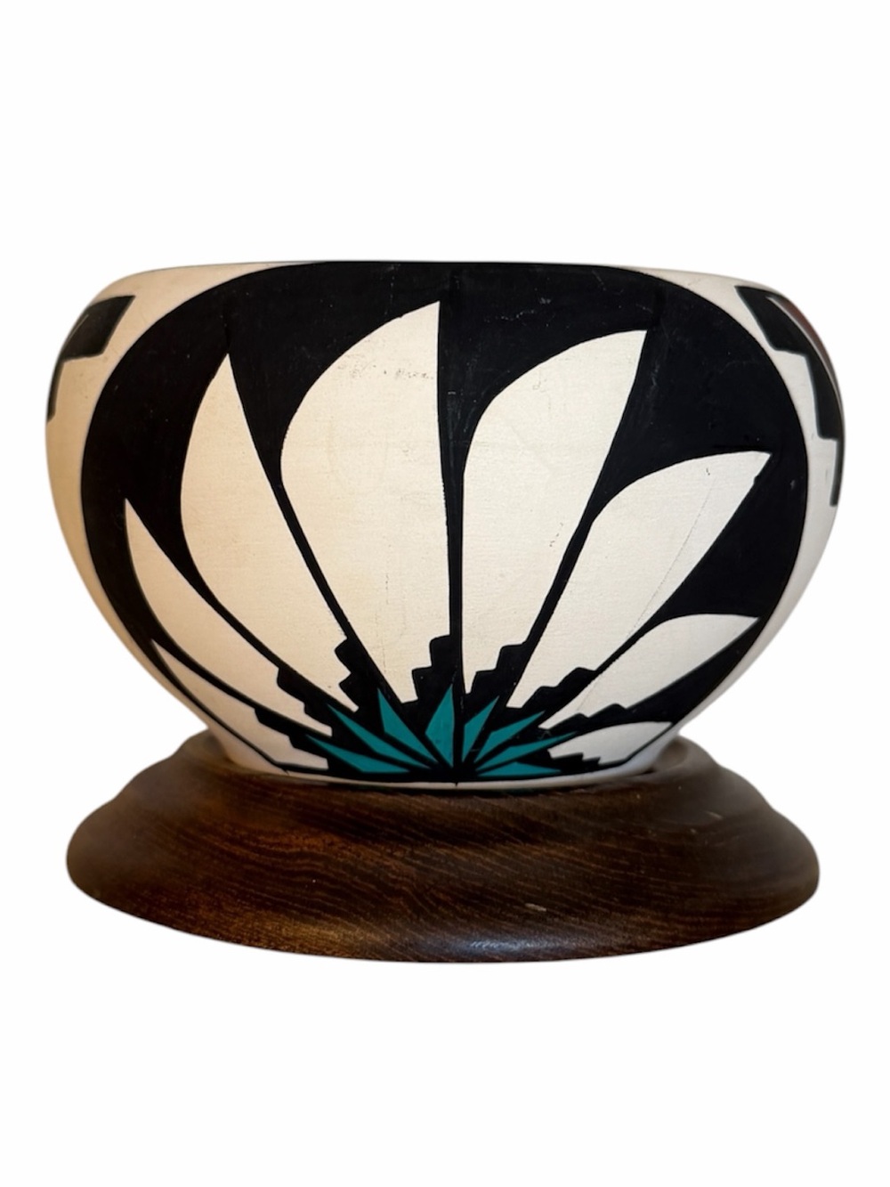 Native American Jemez Navajo Yellowflower pottery bowl